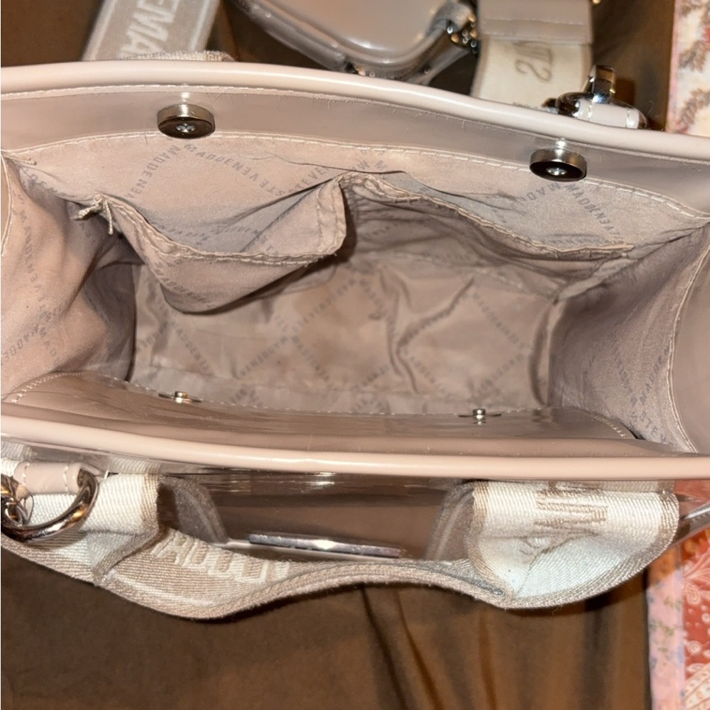 Steve Madden Cream Tote Bag with Modern Design